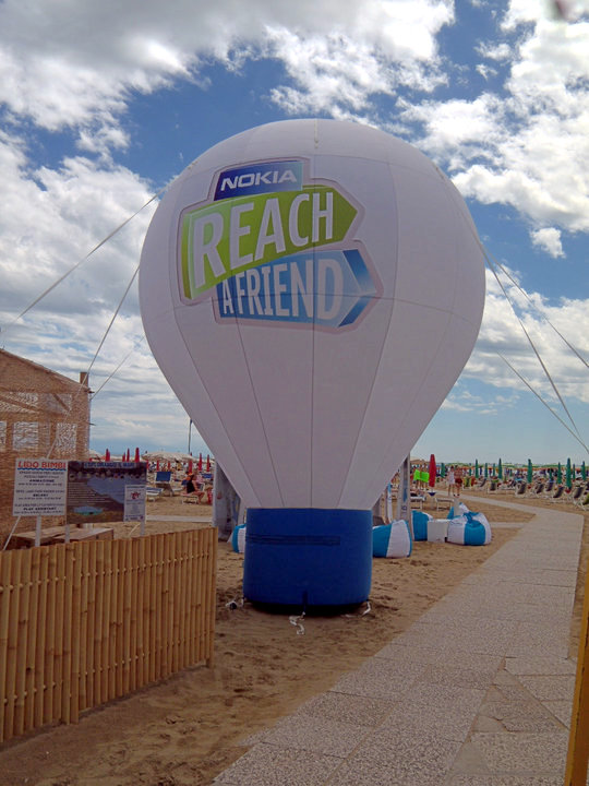 gonfiabile mong6 con 2 personalizzazioni nokia reach a friend