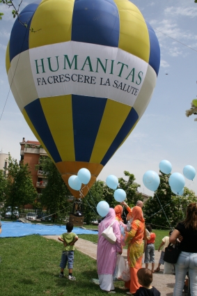 mongolfiera brandizzata HUMANITAS